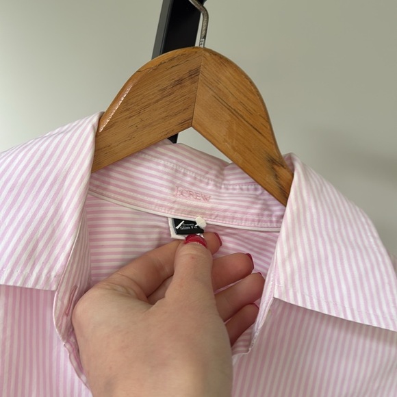 J Crew women’s button down pink and white striped long sleeve collared shirt - Picture 3 of 4
